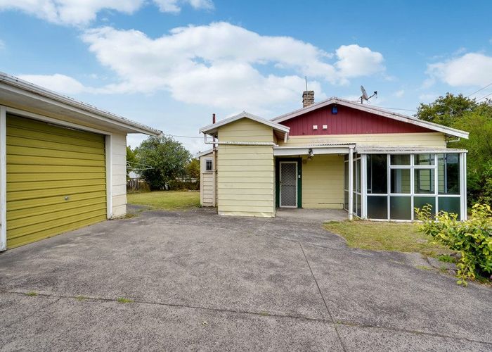  at 105 Forest Lake Road, Forest Lake, Hamilton, Waikato