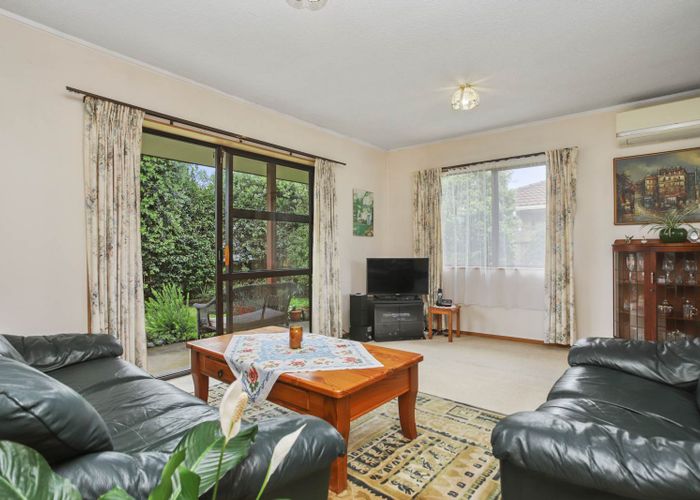  at 4/50 Gray Avenue, Mangere East, Auckland