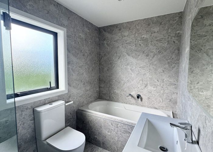  at 2/28 Alberta St, Point Chevalier, Auckland City, Auckland