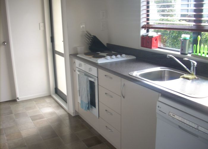  at 6B Topliss Dr, Northcross, North Shore City, Auckland