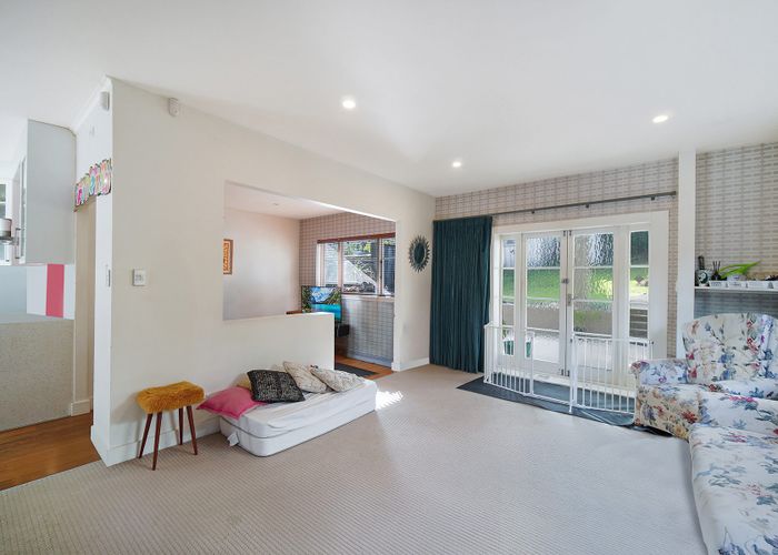  at 42 Kingsview Road, Mount Eden, Auckland City, Auckland