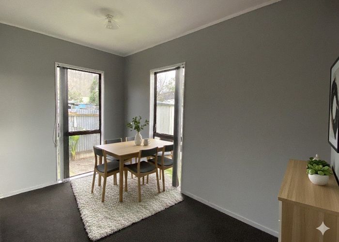  at 2/190 Te Irirangi Drive, Flat Bush, Manukau City, Auckland