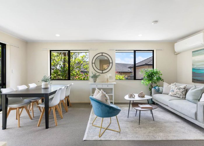  at 18 Regents Park Place, Westgate, Waitakere City, Auckland