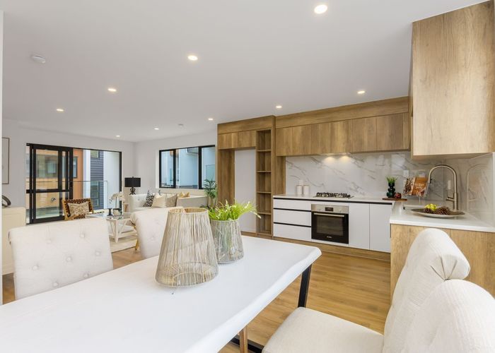  at 3/6 Woodhouse Place, West Harbour, Waitakere City, Auckland