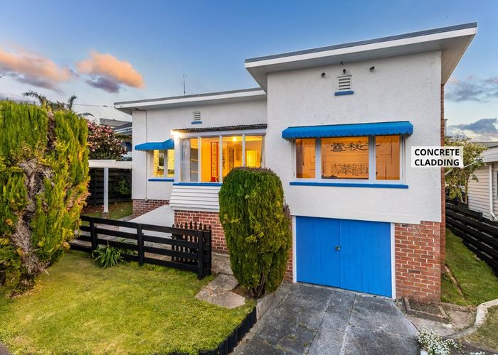  at 2/48 Churchill Road, Murrays Bay, North Shore City, Auckland