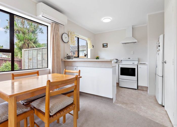  at 2/54 Nikau St, New Lynn, Waitakere City, Auckland
