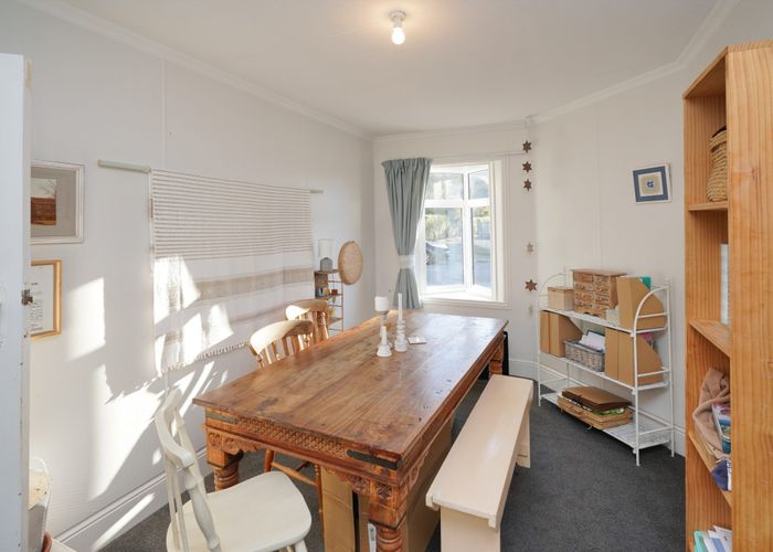  at 42 Wiggins Street, Sumner, Christchurch City, Canterbury