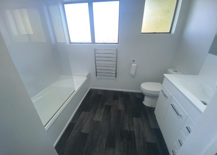  at 2/1 Huber Street, Weymouth, Manukau City, Auckland