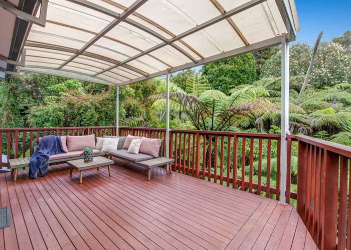  at 9 Springwater Vale, Unsworth Heights, North Shore City, Auckland