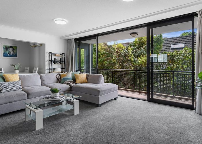  at 1/90 Springfield Rd, Merivale, Christchurch City, Canterbury