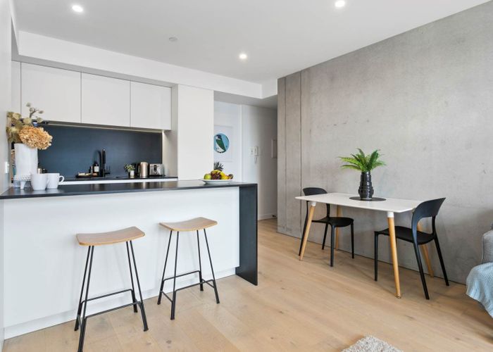 at 304/2 Miller Street, Point Chevalier, Auckland City, Auckland