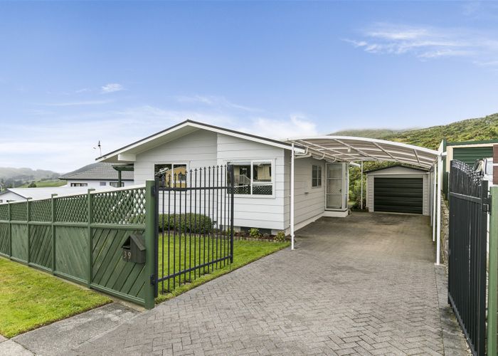  at 39 Nassau Avenue, Grenada North, Wellington
