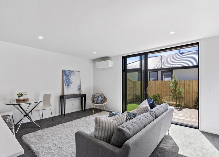  at 2/39 Vagues Road, Northcote, Christchurch City, Canterbury
