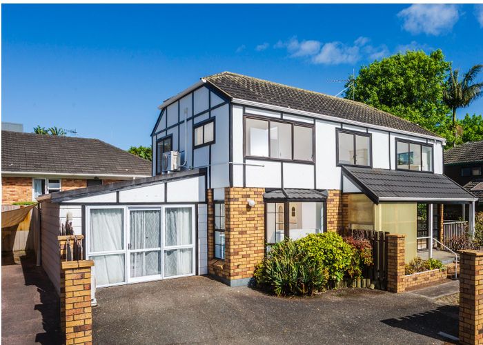  at 2/189 Onewa Road, Birkenhead, North Shore City, Auckland