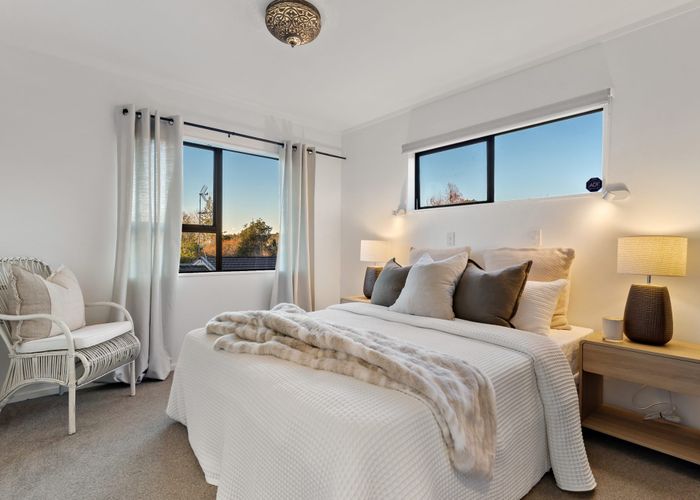  at 2/7 Eskdale Road, Birkdale, North Shore City, Auckland