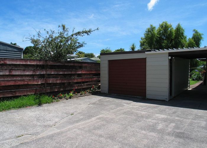  at 4/11A Bayside Avenue, Te Atatu Peninsula, Waitakere City, Auckland