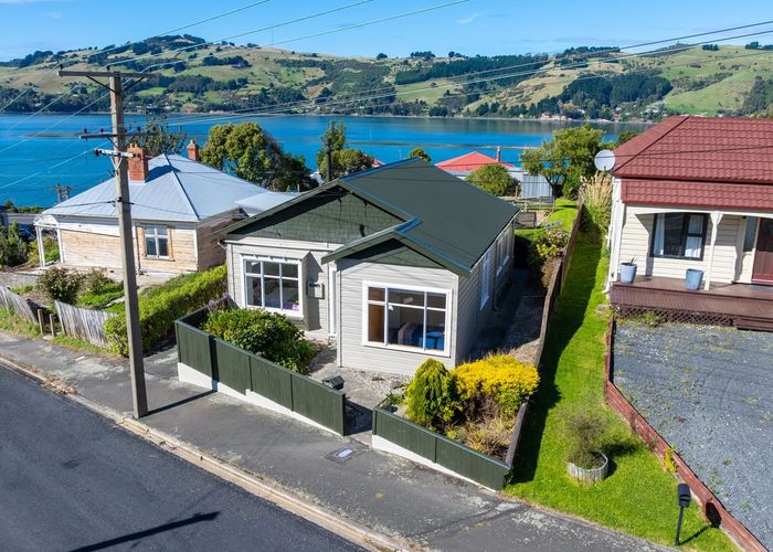  at 3 Athol Place, Ravensbourne, Dunedin, Otago