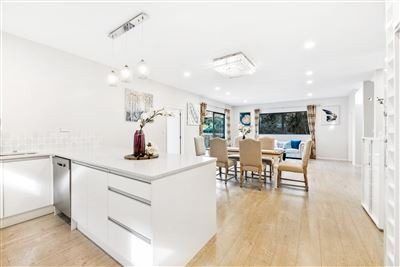  at 32 The Enclave, Totara Heights, Manukau City, Auckland