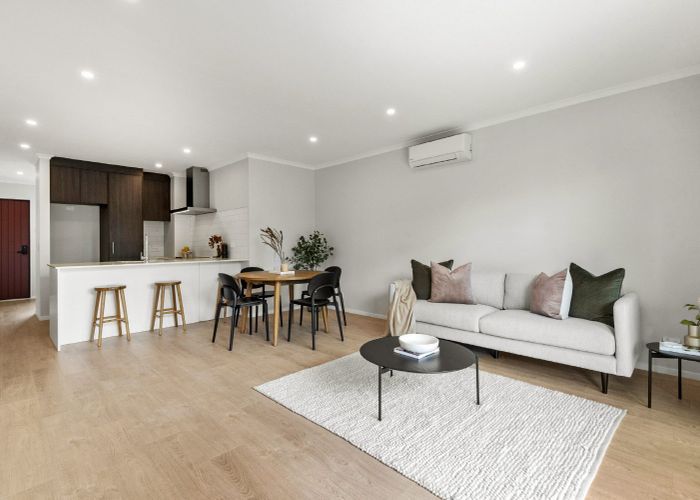  at 2/1 Parapara Place, Albany, North Shore City, Auckland