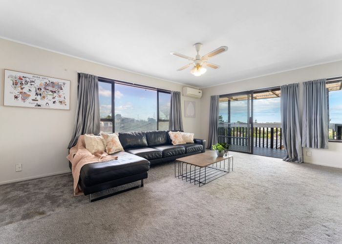  at 2/39 Sunset Road, Tōtara Vale, Auckland