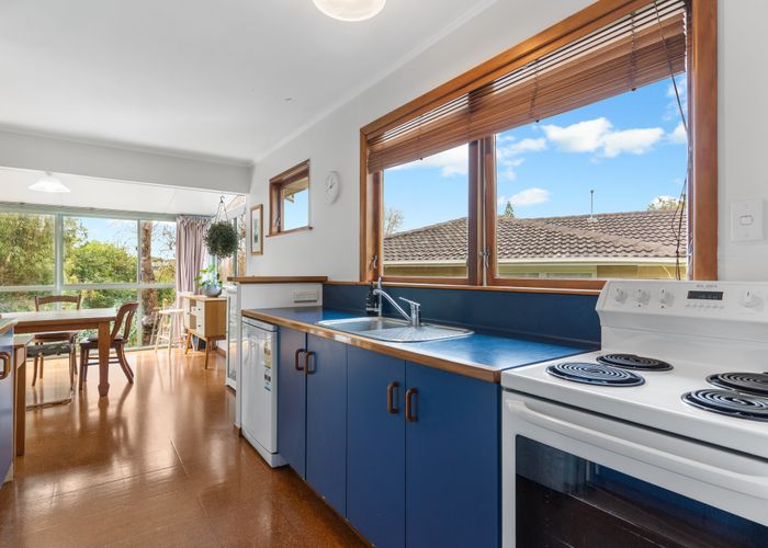  at 16 Aplin Place, Birkdale, Auckland