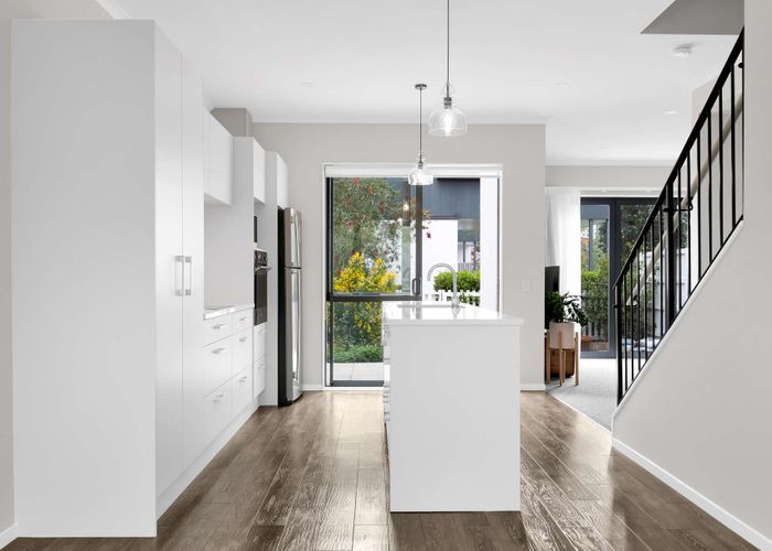  at 2 Alyssum Road, Mount Wellington, Auckland City, Auckland