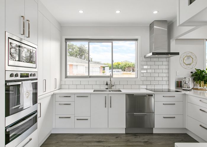  at 2 Glenmore Road, Sunnyhills, Auckland