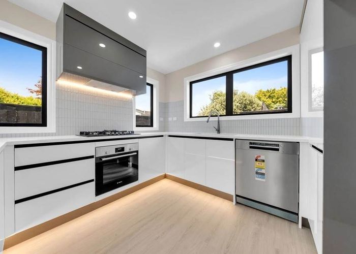  at 53 Hutchinsons Road, Bucklands Beach, Auckland
