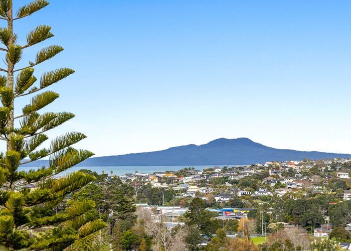  at 11 Barker Rise, Northcross, North Shore City, Auckland
