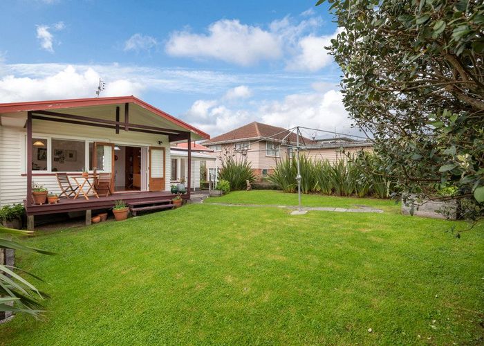  at 10 Japonica Drive, Beach Haven, North Shore City, Auckland