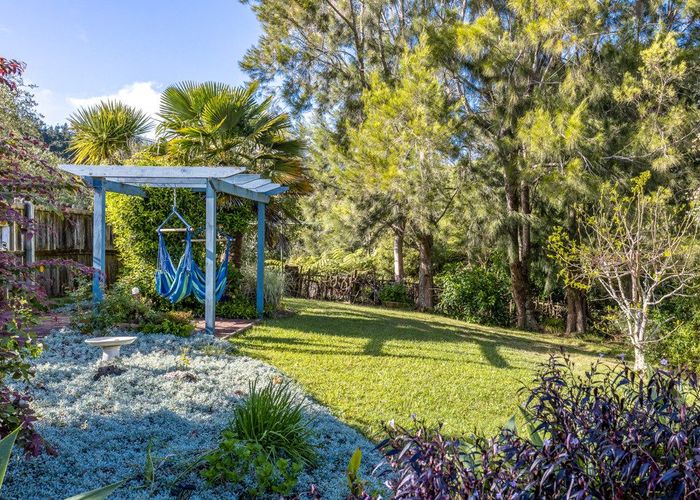  at 4 Waiata Road, Onetangi, Waiheke Island, Auckland