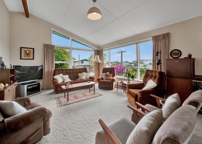 Free property data for 4 Ngapapa Street, Urenui homes.co.nz