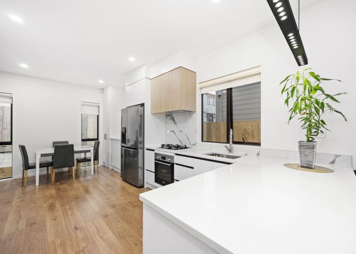  at 143B  Seabrook Avenue, New Lynn, Waitakere City, Auckland
