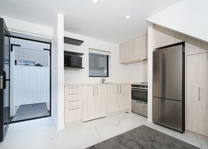  at 9/87 Taikata Road, Te Atatu Peninsula, Waitakere City, Auckland