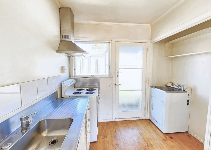  at 28 Landscape Road, Papatoetoe, Auckland