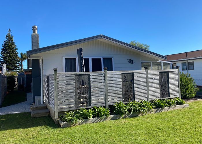  at 33 West Crescent, Te Puru, Thames