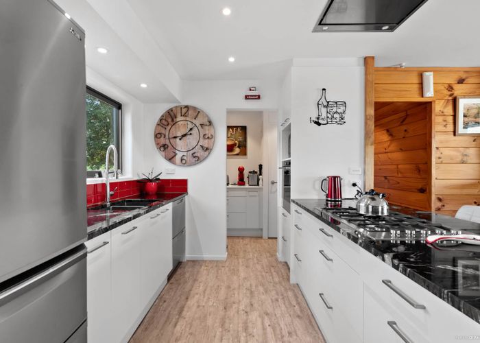  at 87 Axtens Road, Bombay