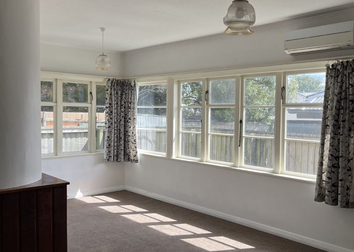  at 8 Kawaka Street, Riccarton, Christchurch City, Canterbury