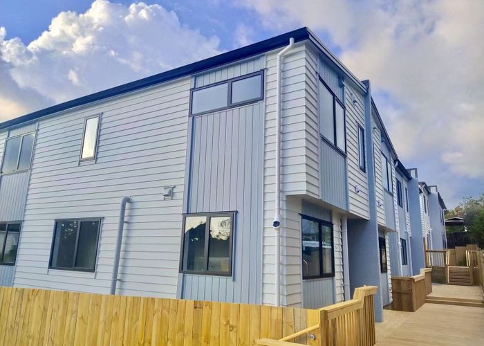  at 24 Cosy Place, Howick, Auckland