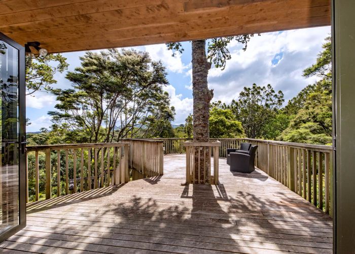  at 73 Kauri Point Road, Laingholm, Auckland