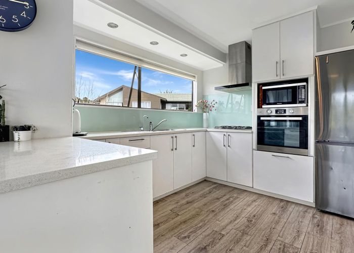  at 2/5 Manaia Place, Mairangi Bay, North Shore City, Auckland