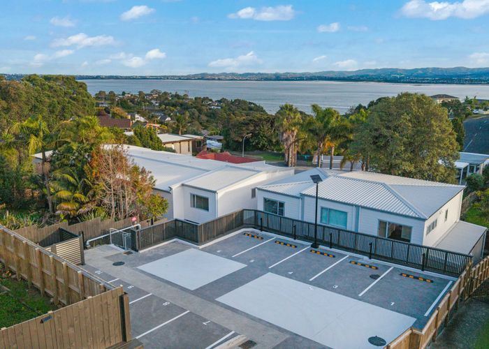  at 8/15 Sea Vista Avenue, Beach Haven, North Shore City, Auckland