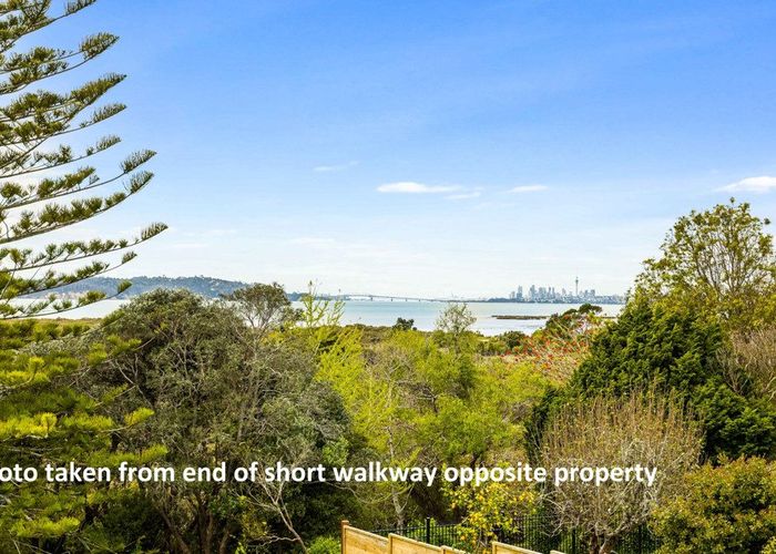  at 31 Rewarewa Road, Te Atatū Peninsula, Auckland