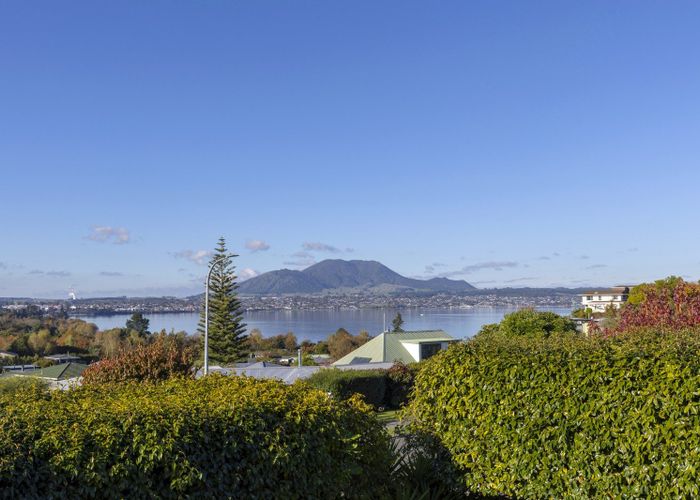  at 2 Scenic Heights, Acacia Bay, Taupo, Waikato