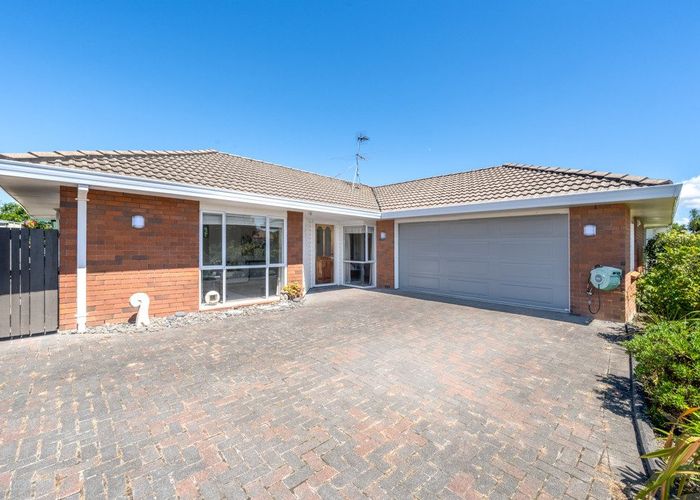  at 21 Jan Higgins Place, Golflands, Auckland