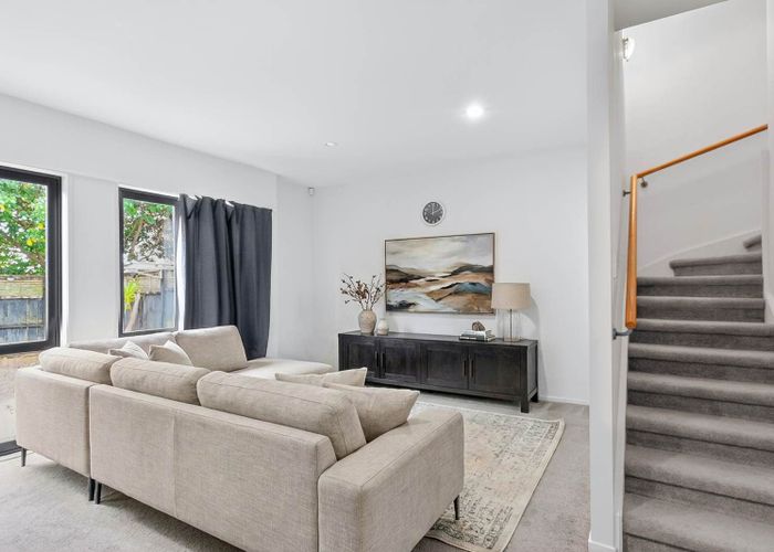  at 10/11 The Avenue, Albany, North Shore City, Auckland