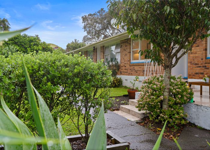  at 2/57 Church Rd, Mangere Bridge, Manukau City, Auckland