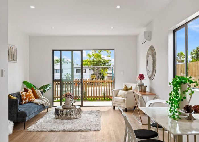  at 20A Fairdene Avenue, Henderson, Waitakere City, Auckland