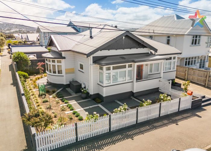  at 6 Wha Street, Lyall Bay, Wellington, Wellington