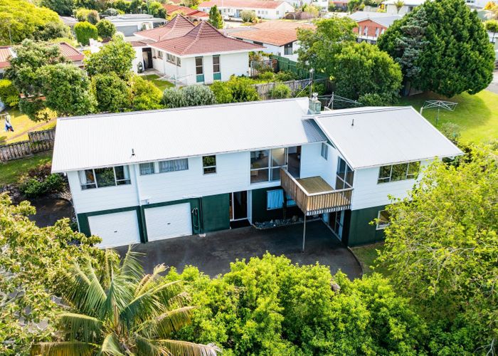 Free property data for 52 Fairway Drive, Kamo, Whangarei homes.co.nz